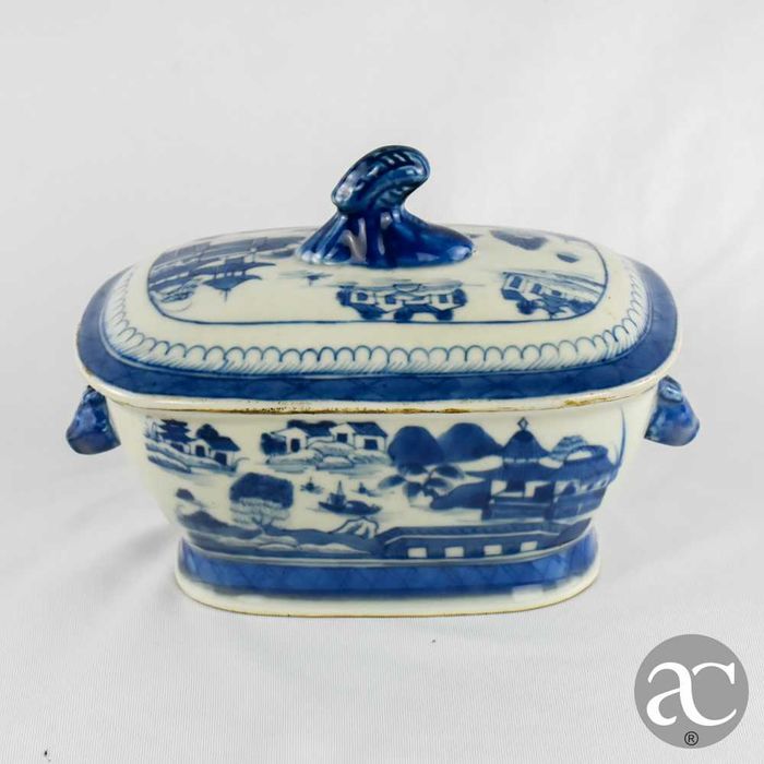 Pequena terrina porcelana China Qianlong, séc. XVIII, decoração cantão