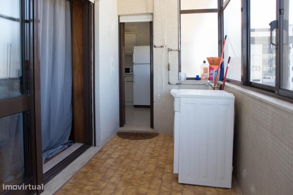 Quarto - localizado em Paranhos Porto