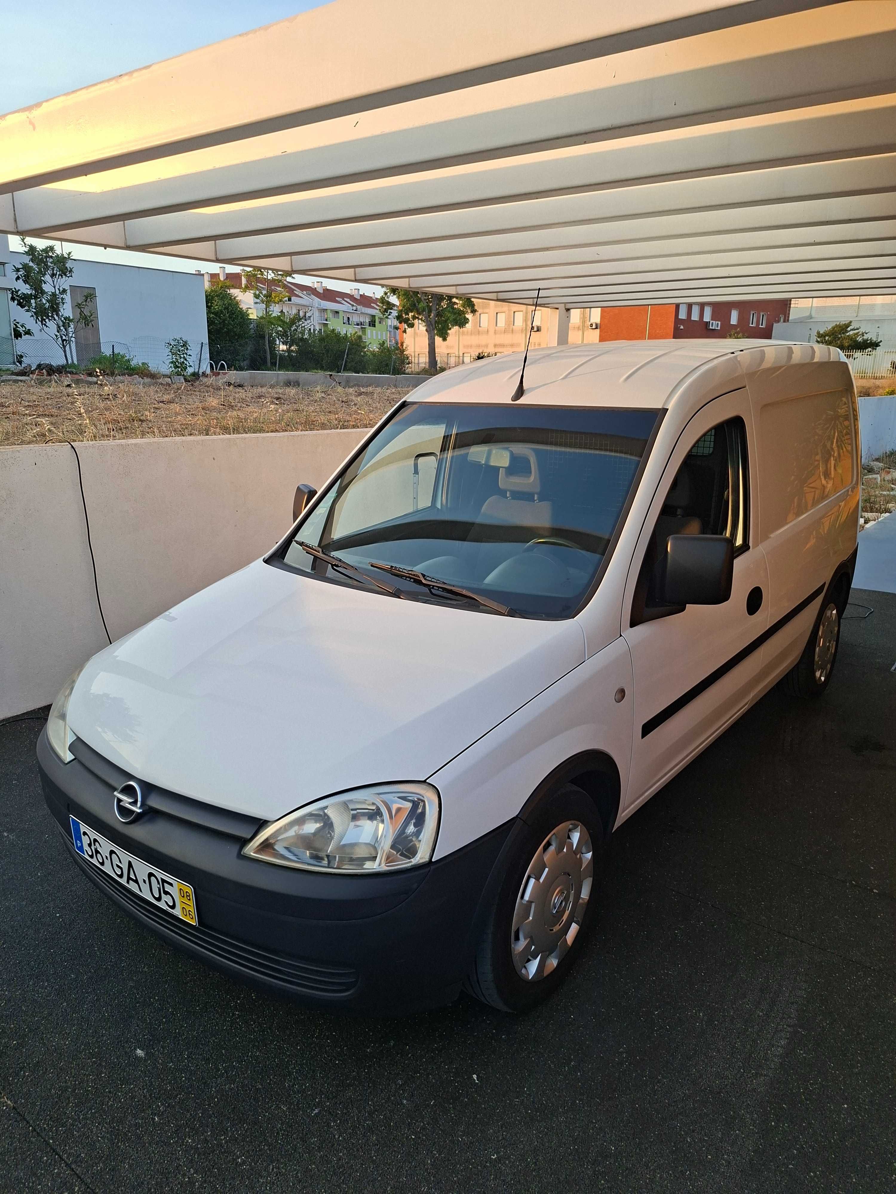 Carrinha Opel Combo impecável_Muito estimada_Pronta a trabalhar_164mil