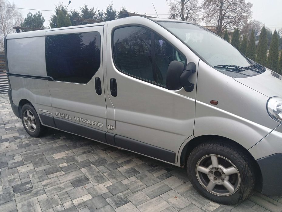 Opel Vivaro 2.0tdci 6 osób brygadówka lift