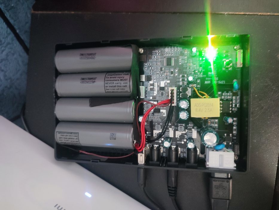 Міні UPS DC1018P, безперебійник Перепаковка на новые акб