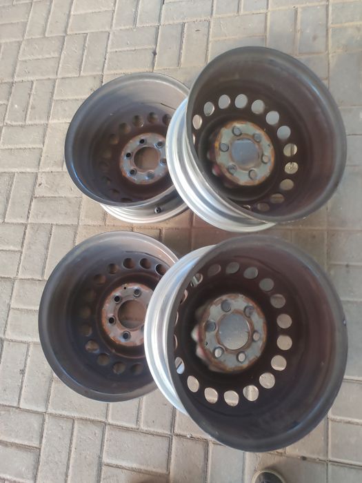 Диски металеві r16 mercedes sprinter 6.130 et51 dia 84.1