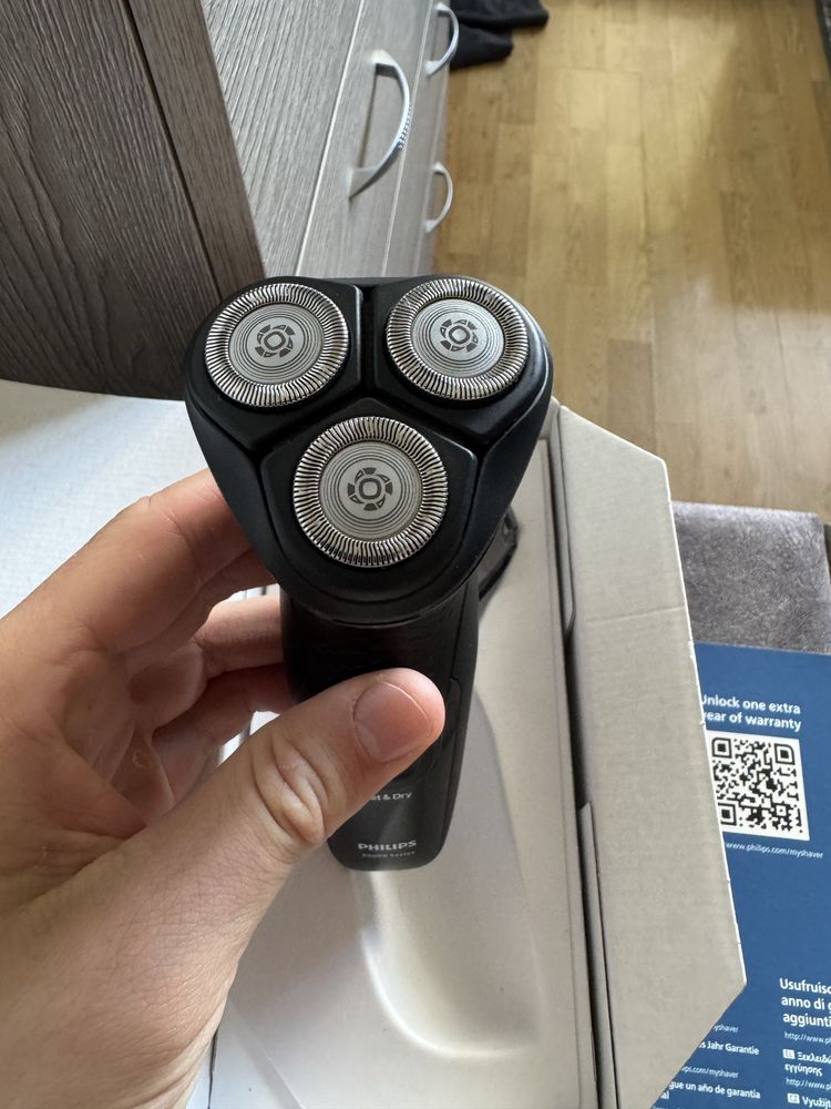 Електробритва Philips 3000X