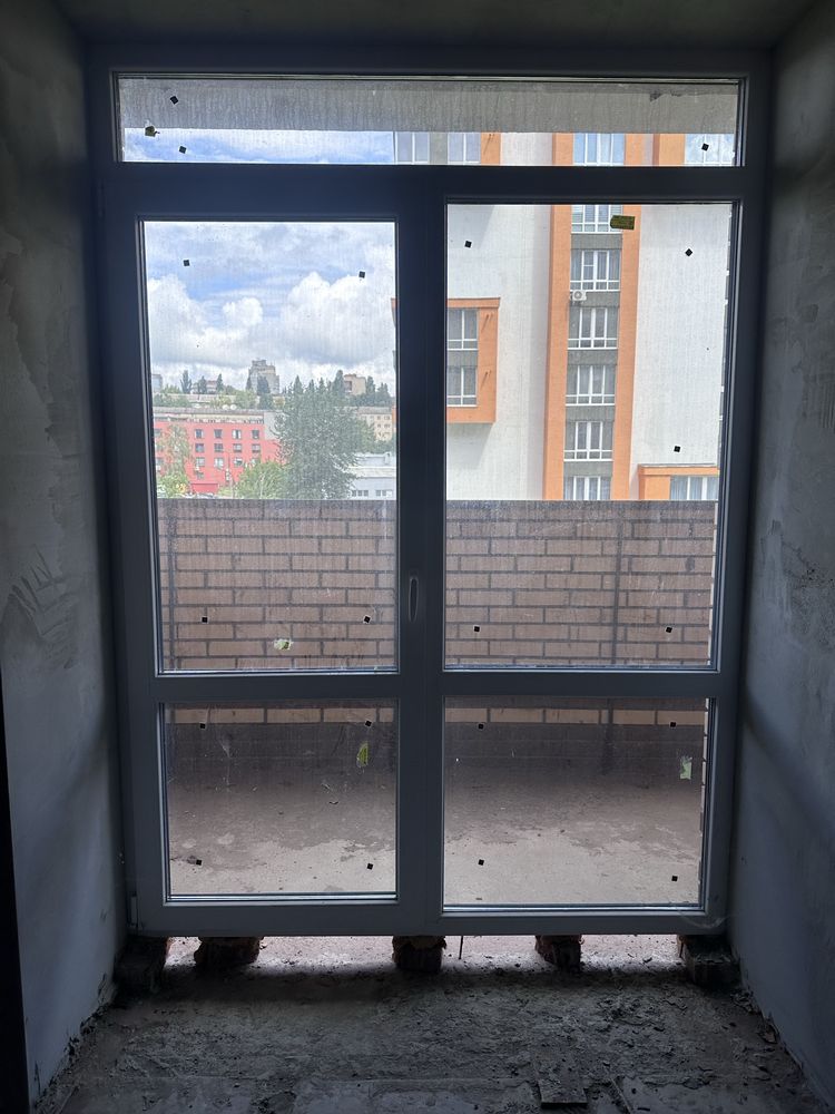 Двері на балкон