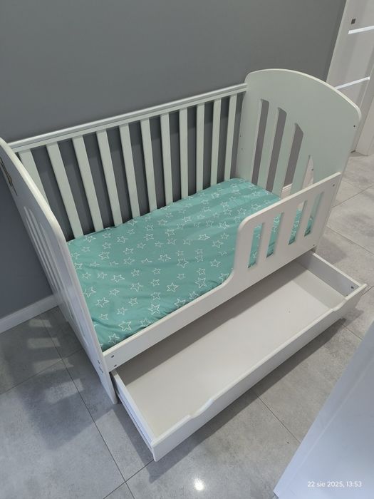 Łóżeczko dziecięce białe drewniane ARUŚ 120x80 z materacem