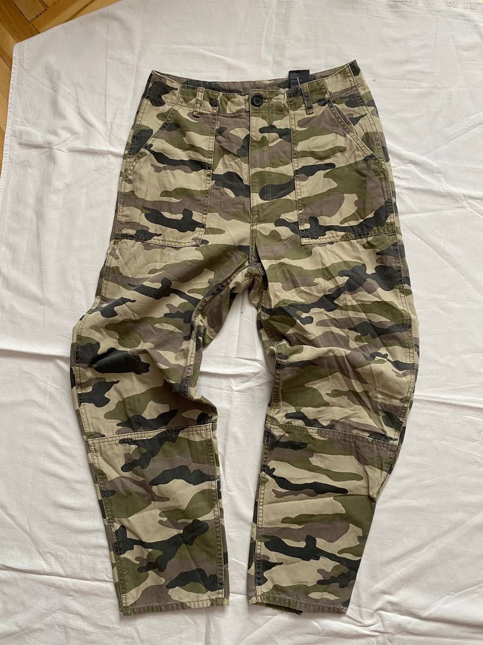 Камуфляжні штани від H&M