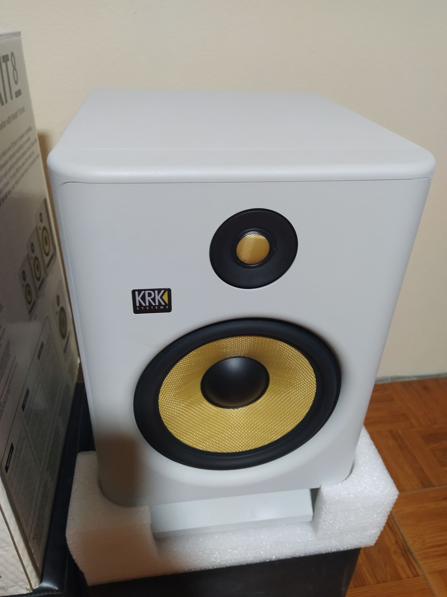 Monitor krk rokit 8 white (1 unidade)