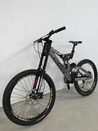 Bicicleta Scott Downhill