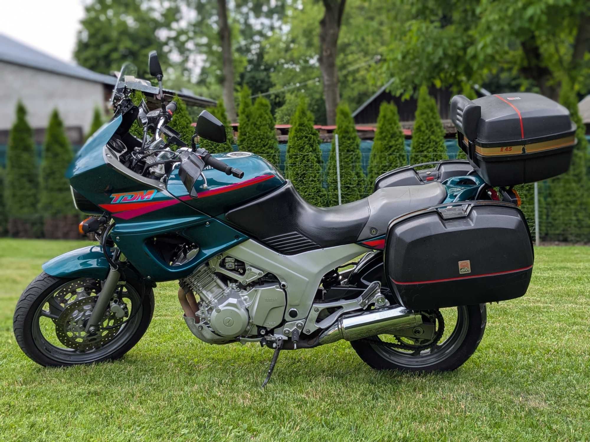 Sprzedam piękną Yamahę TDM 850 cm3, szosowo turystyczny klasyk!