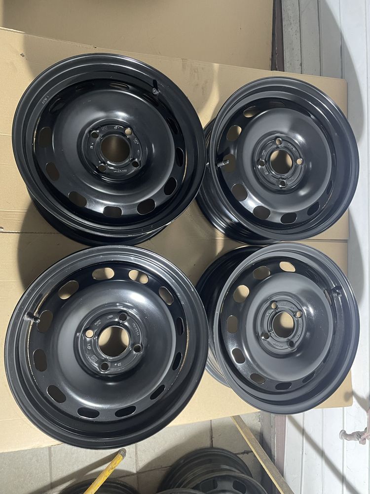 FS16 Komplet felg stalowych 15” 4x108 Ford TPMS bdb stan