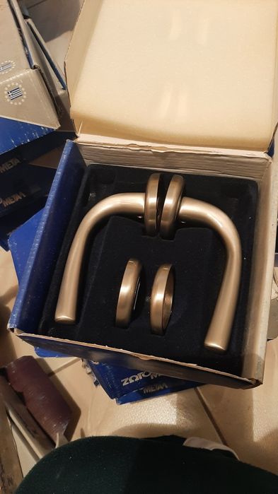 klamki do drzwi nowe