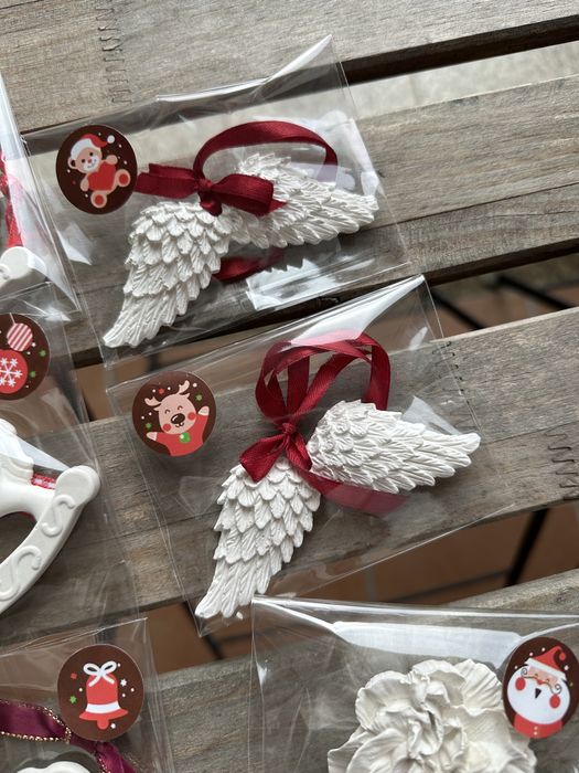 Várias peças em gesso perfumado