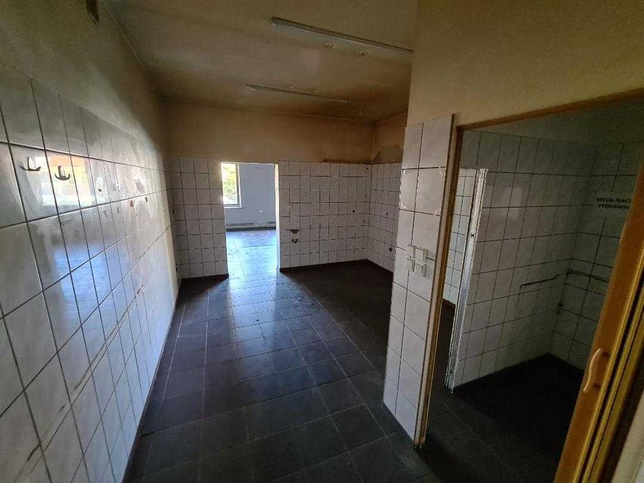 Budynek Handlowo-Usługowy 270 m.2 ,32 ary koło zjazdu A4 Krapkowice