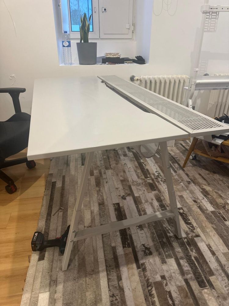 Secretaria ou mesa para jogos