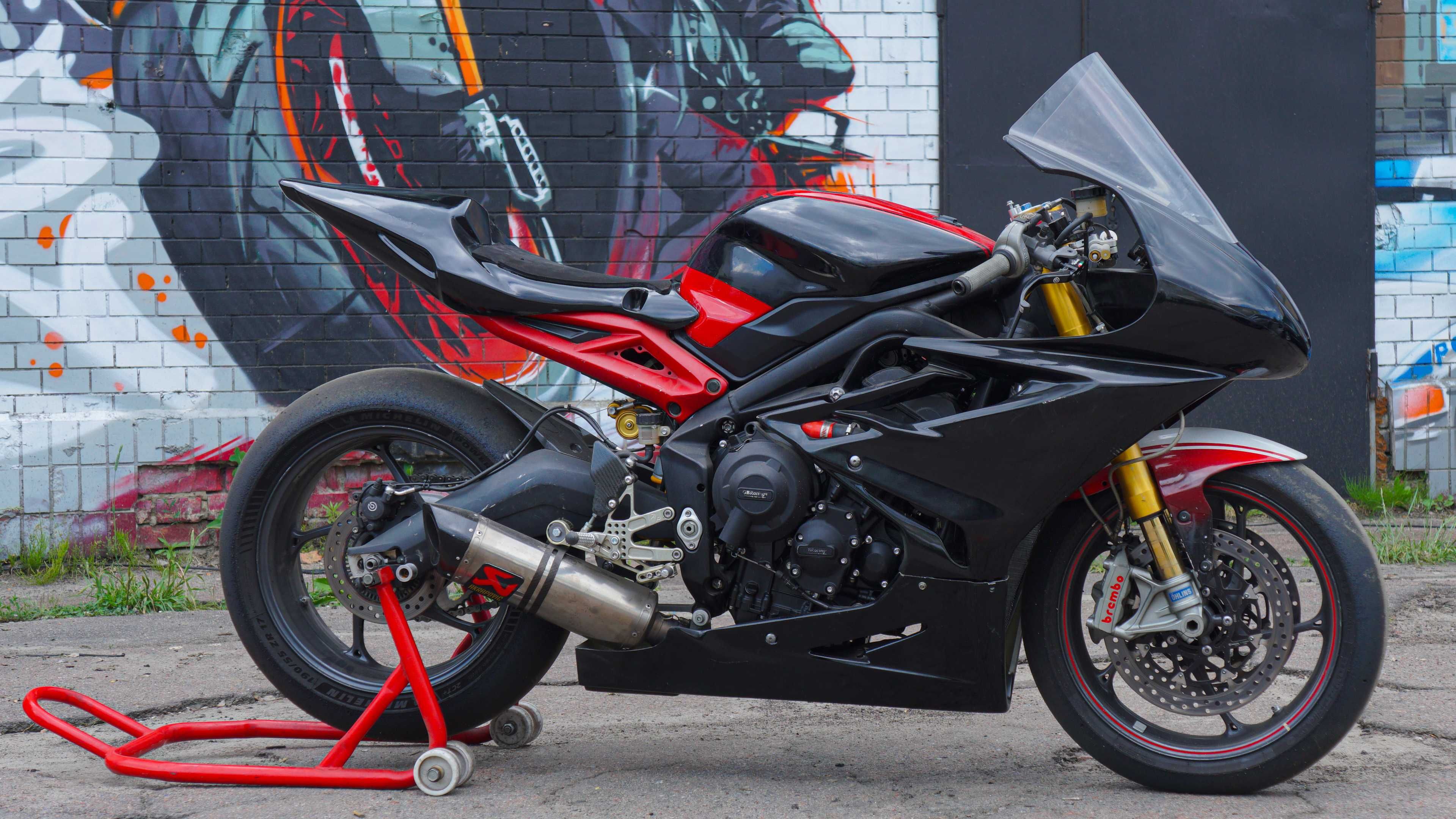 мотоцикл Triumph Daytona 675