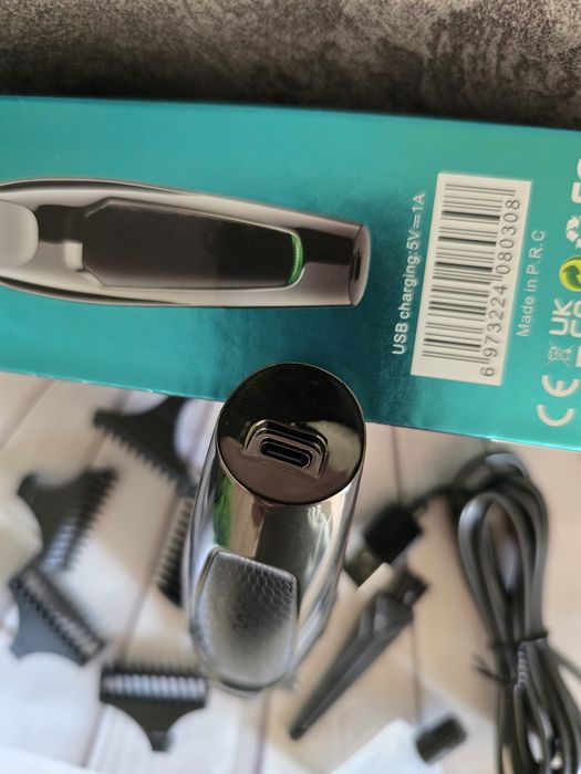 Машинка триммер vgr v030 для стрижки бороды волос тример с насадками