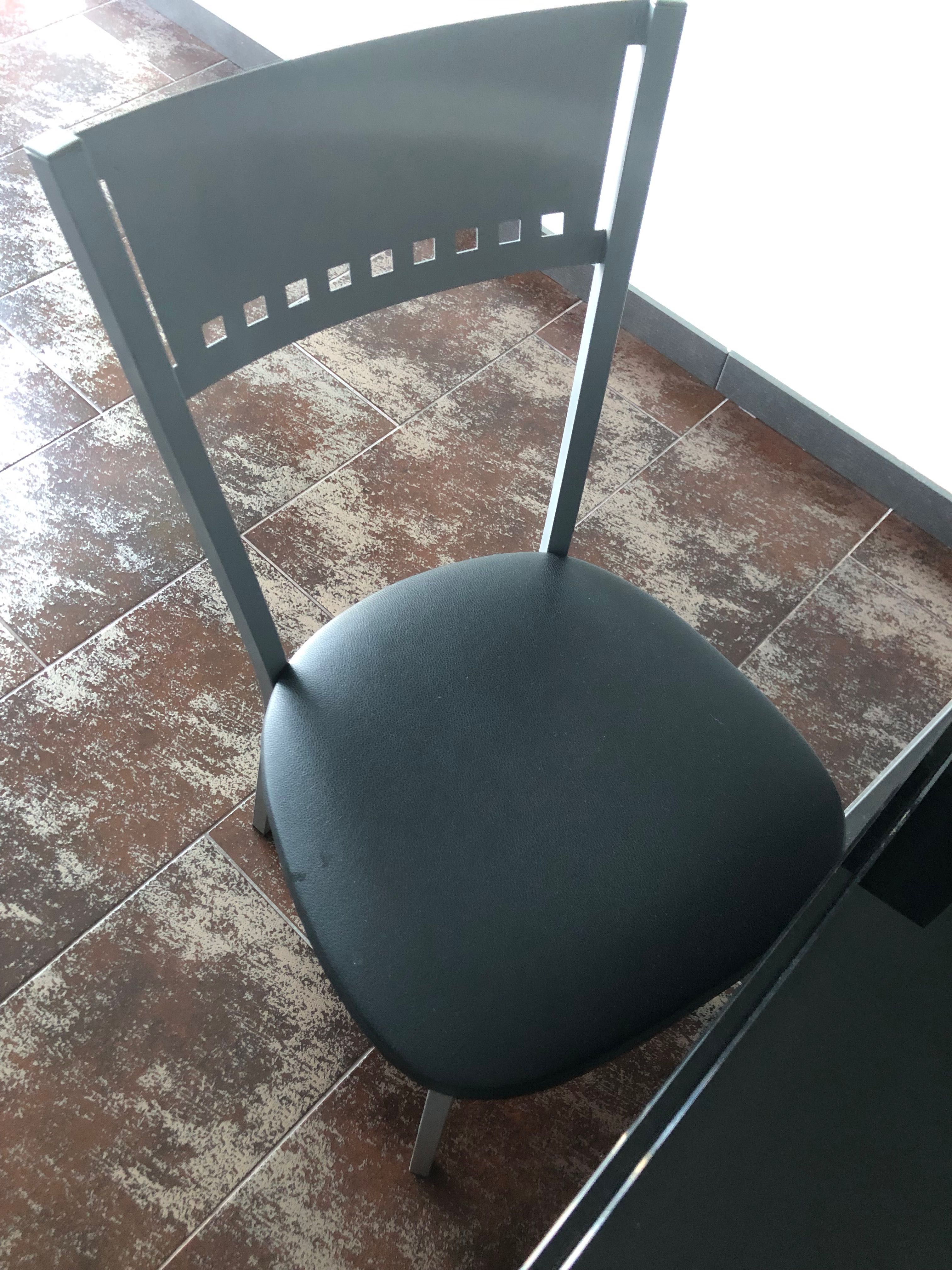 Mesa de cozinha em vidro