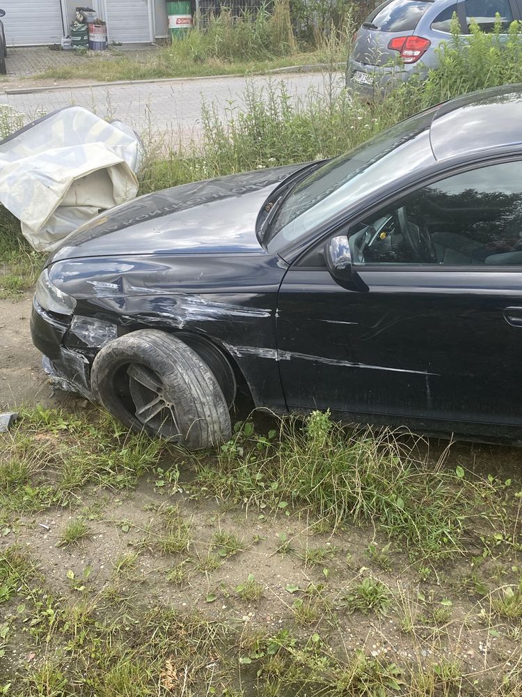 Sprszedam auto po uderzeniu w barjerke audi a6c6 2.0 tdi