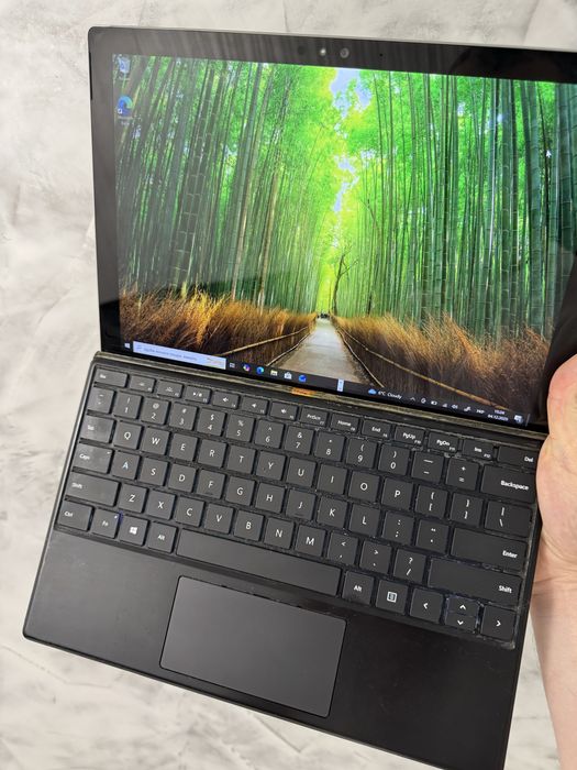 Microsoft surface pro 4 intel core i7 2.2GHz 8gb 256ssd