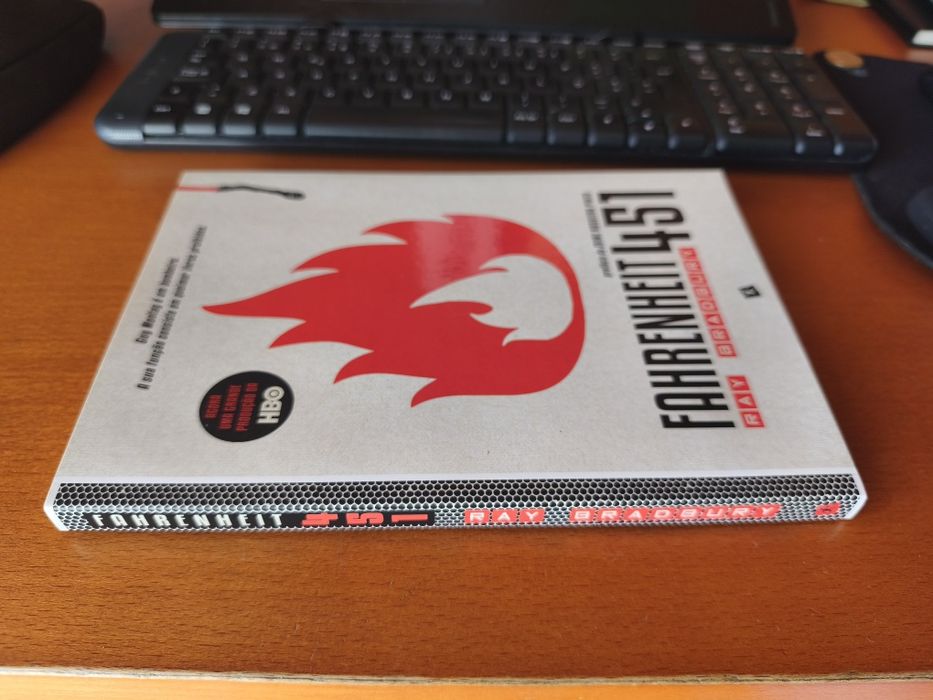 Farenheit 451 - Ray Bradbury