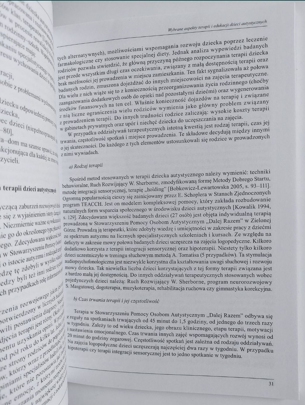 Osoba autystyczna w rodzinie i środowisku lokalnym - Książka