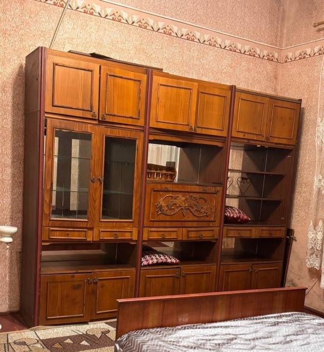 Продам шкаф мебель сервант