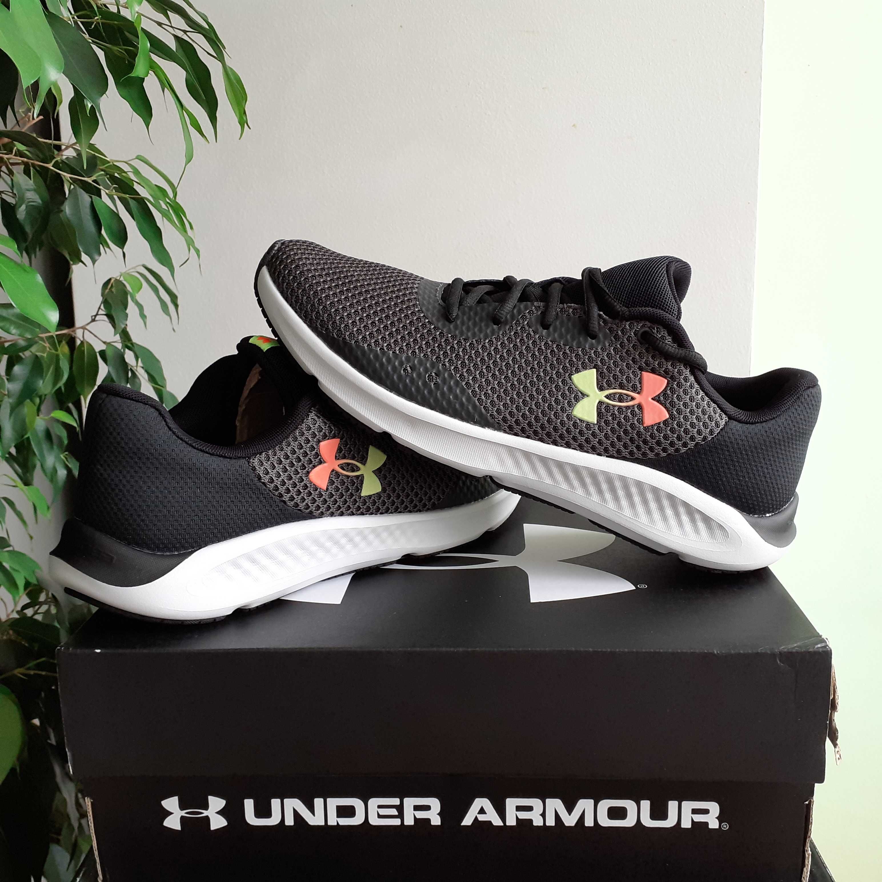 28/28,5см. Under Armour. Легкие беговые кроссовки. Оригинал