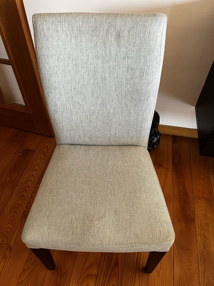 Mesa de sala + cadeiras
