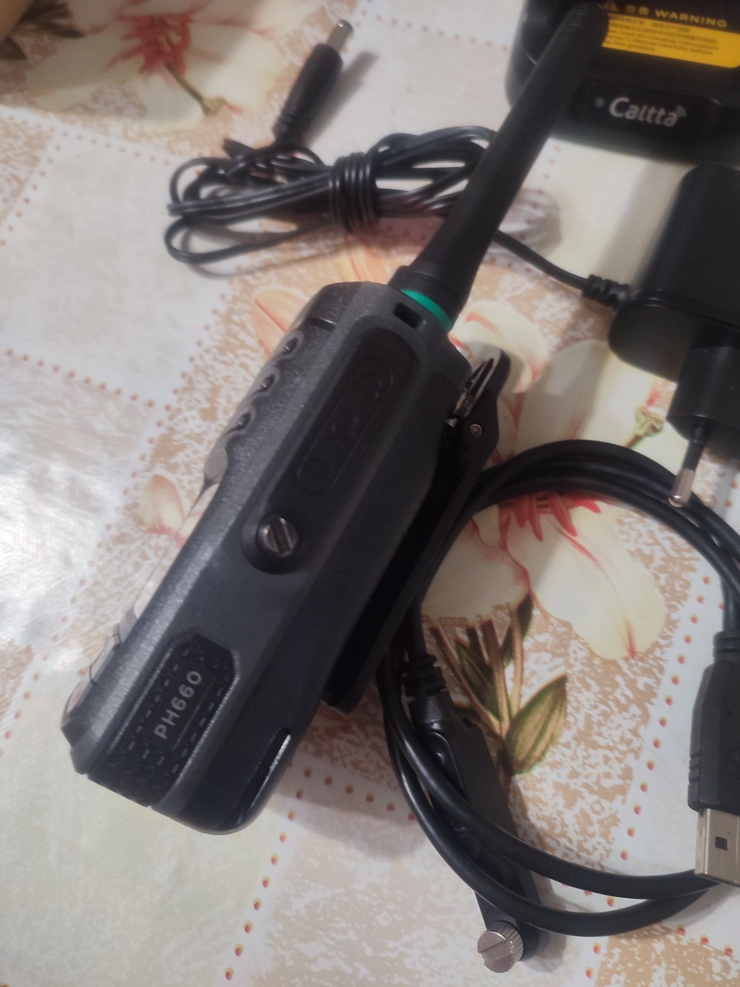 Рація Caltta PH660 UHF в ідеалі