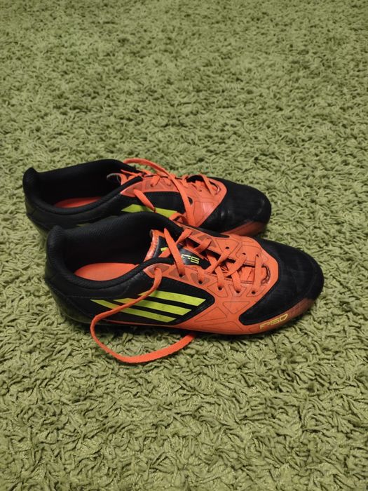 Футбольные бутсы