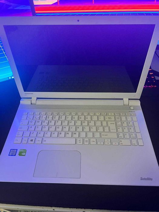 Portátil Toshiba. Excelente para trabalho, estudos e uso diário
