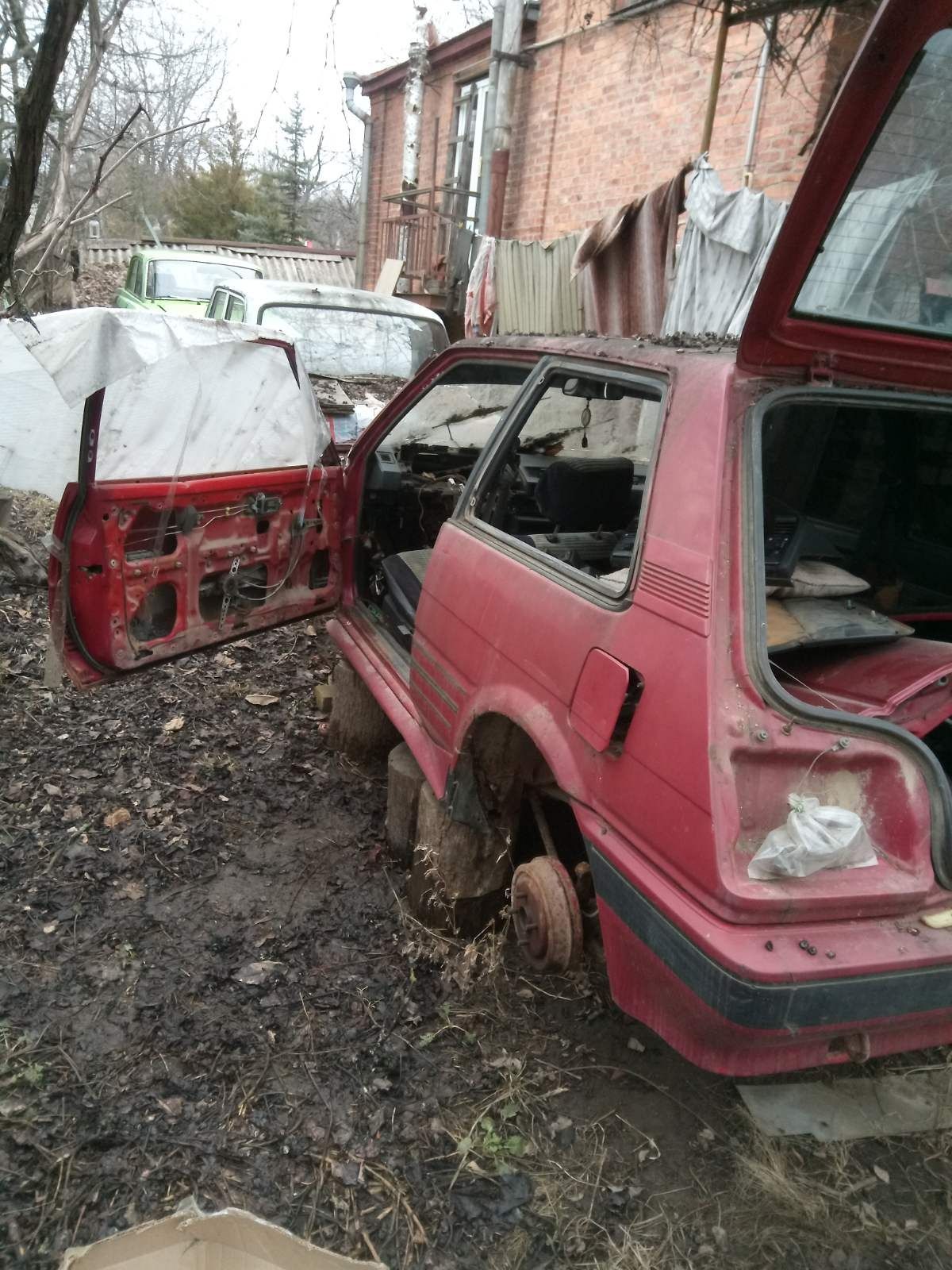 Toyota corolla e 80 по Кузов  трёх дверка