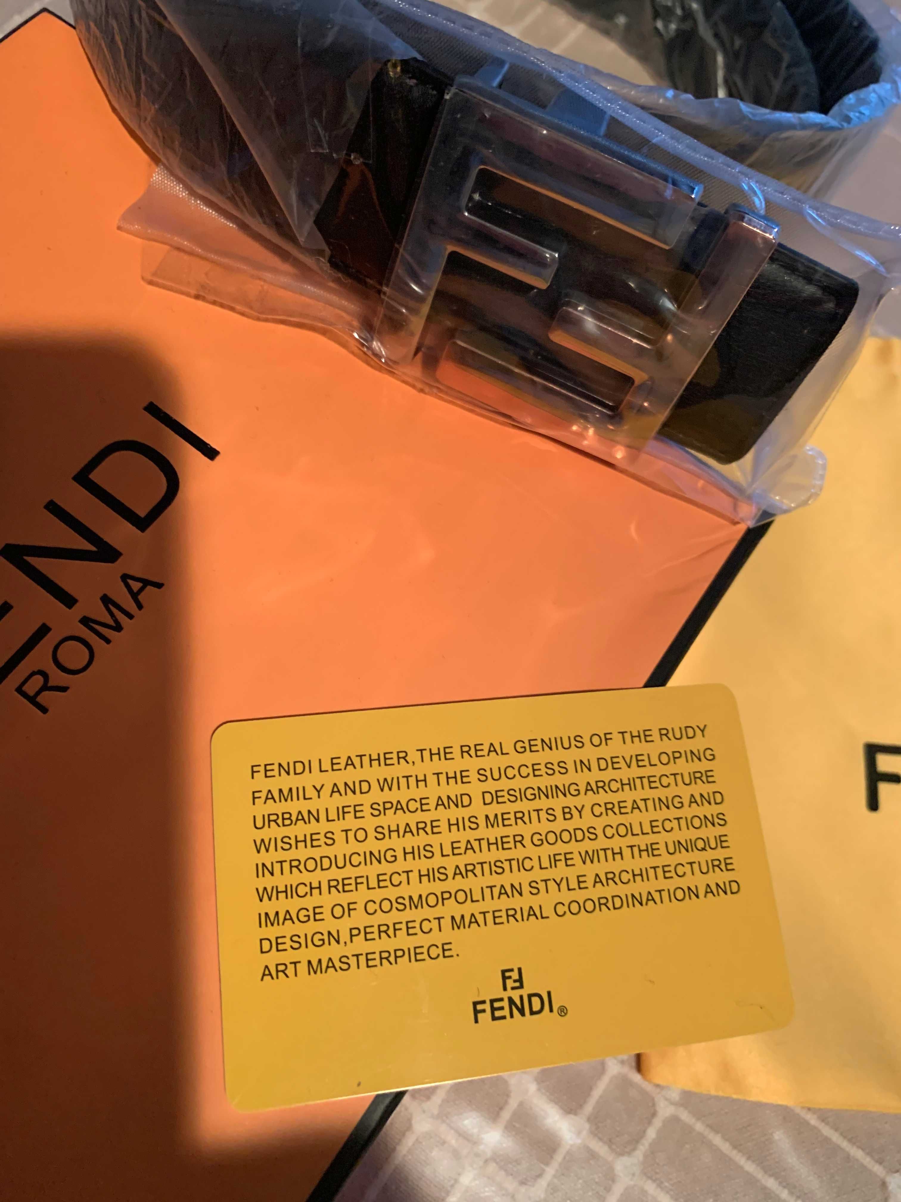 cinto unisexo FENDI