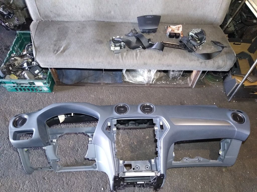 Deska rozdzielcza pulpit pasy airbag sensor Ford Mondeo MK4 oryg kpl