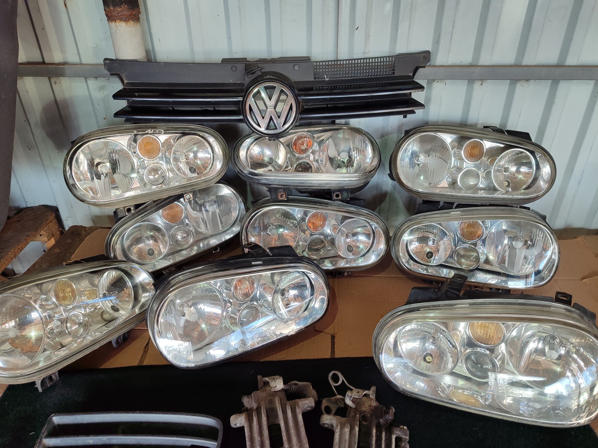 Супорт фари полка  решітка направляюча Volkswagen golf 4