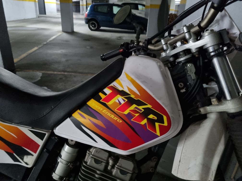 Yamaha TTR 250 (4 tempos)