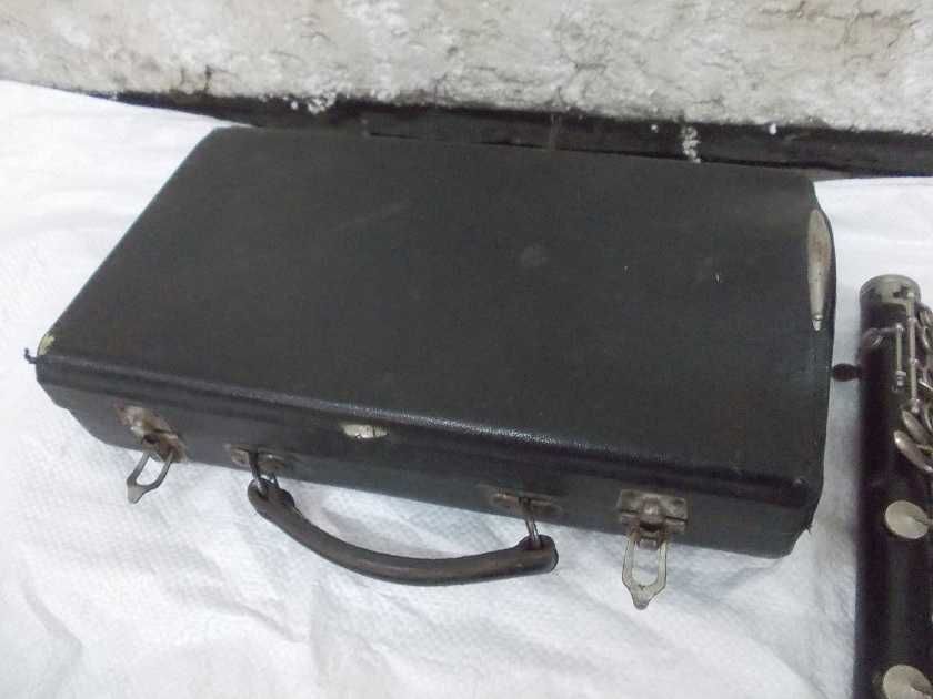 Zabytkowy klarnet Amati Kraslice