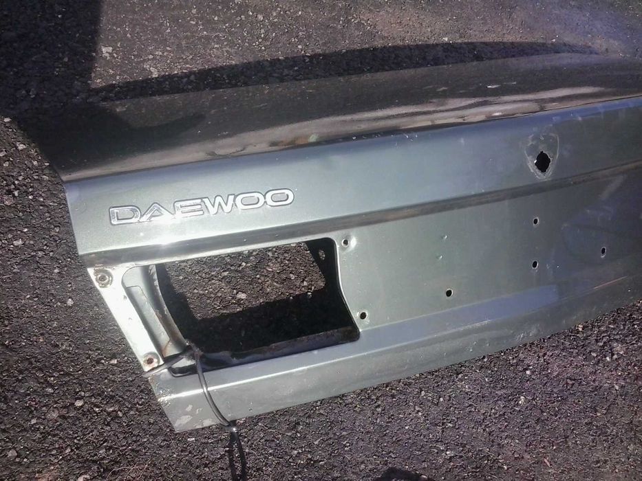 Hyundai Sonata 4 ДЕУ Espero Москвич 402 кришка багажника капот деталі