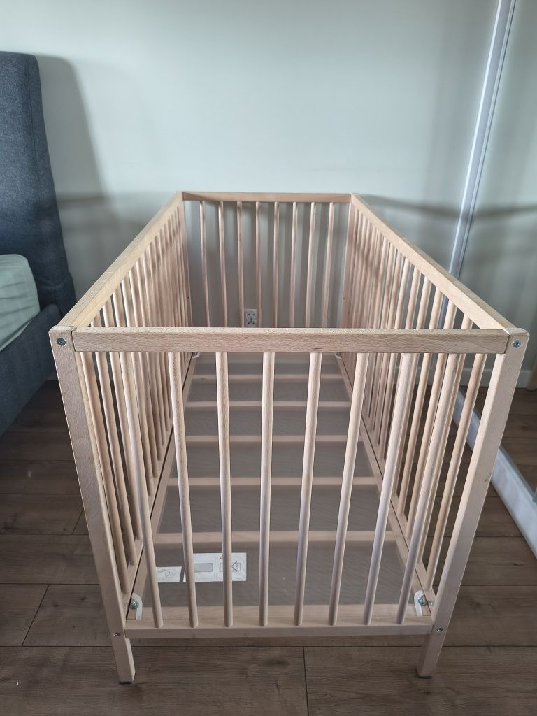 Łóżeczko i przewijak Ikea sniglar
