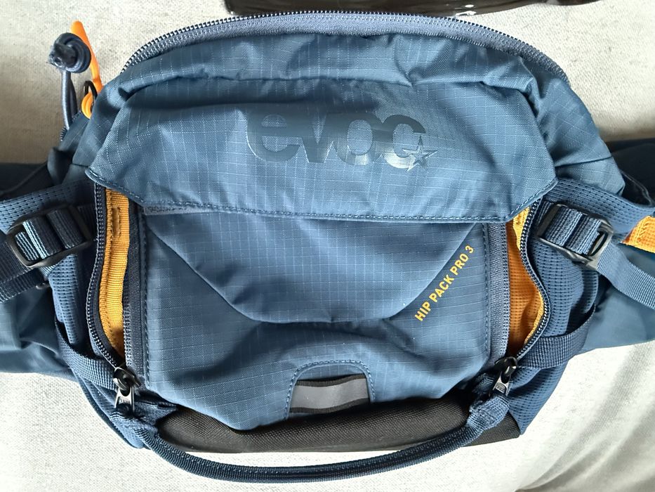 Nerka EVOC Hip Pack Pro 3 + bukłak 1,5l