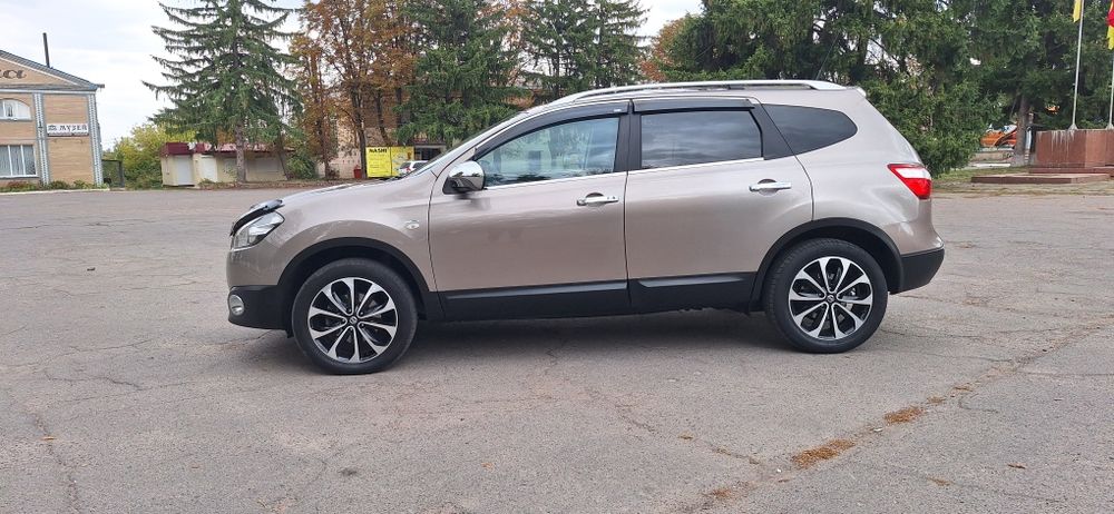 NISSAN Qashgai +2 Tecna 1.5диз. 81kv.110л.с. 6-Ступка