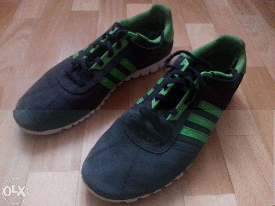 Super buty adidas rozmiar 44 2/3 długość wkłądki 28,5cm ZAPRASZAM !