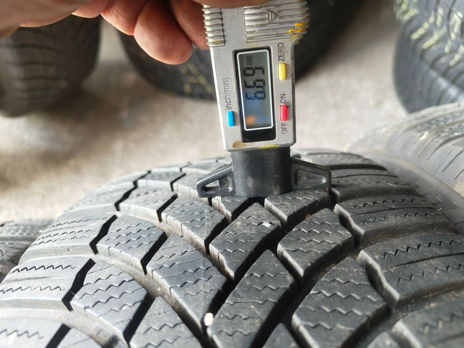 Opony zimowe uzywane 205 55 R17 Bridgestone 2021 rok 4 sztuki z22