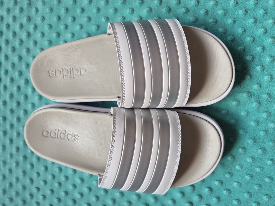 Шльопанці на платформі Adidas Adilette platform