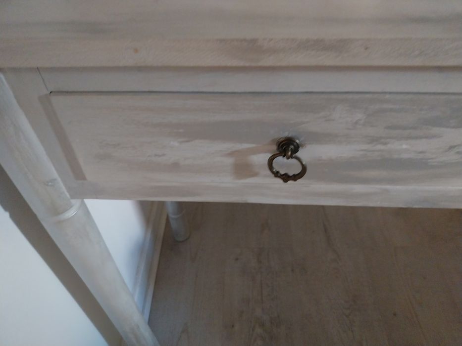 Movel com 2 gavetas, pintado de branco e encerado com cinzento