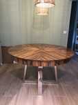 Mesa de jantar em madeira, extensiva