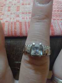 Продам кольцо серебро 925