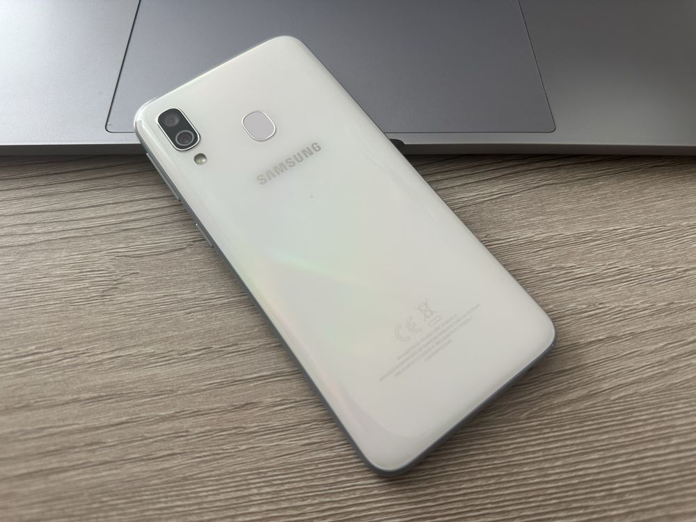 Смартфон Samsung Galaxy A40 Білий 64гб NFC Ідеальний стан