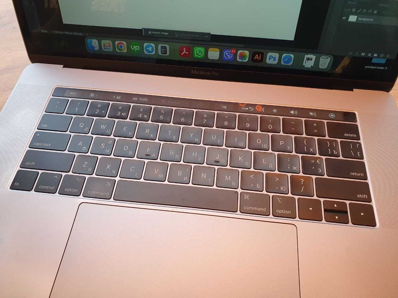 Продаю 16-дюймовий MacBook Pro (2018, США, Каліфорнія)