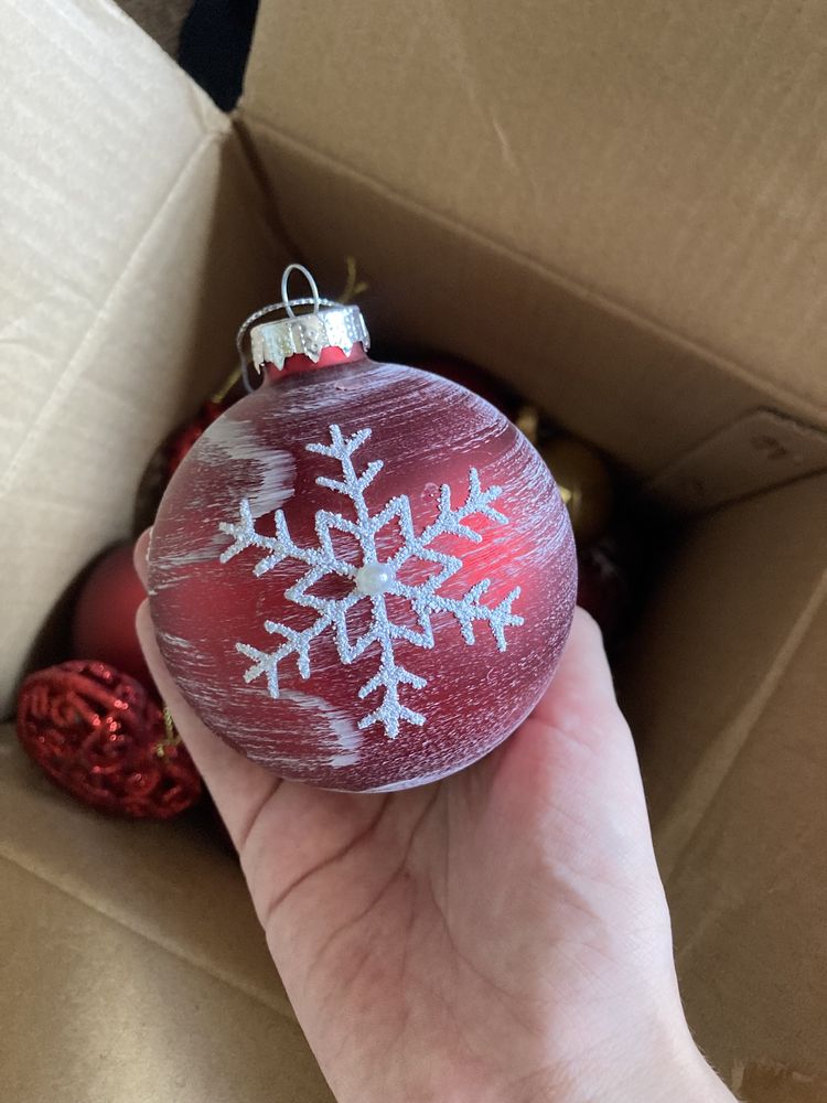 Продам коробку елочных игрушек
